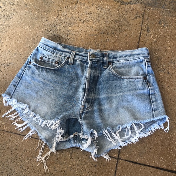 Vintage Levi’s 501 jean shorts - Picture 5 of 6